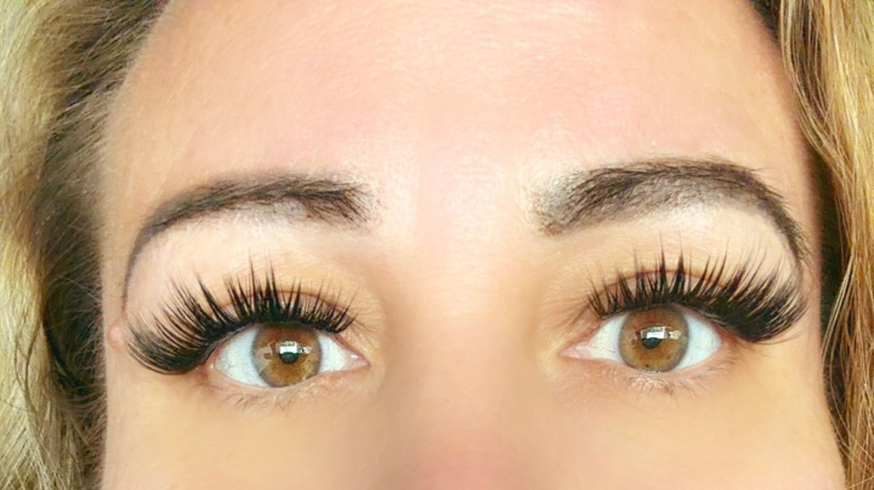 Envy Lash Tray